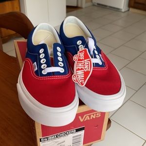 Checkerboard Vans 🔵🔴🏁